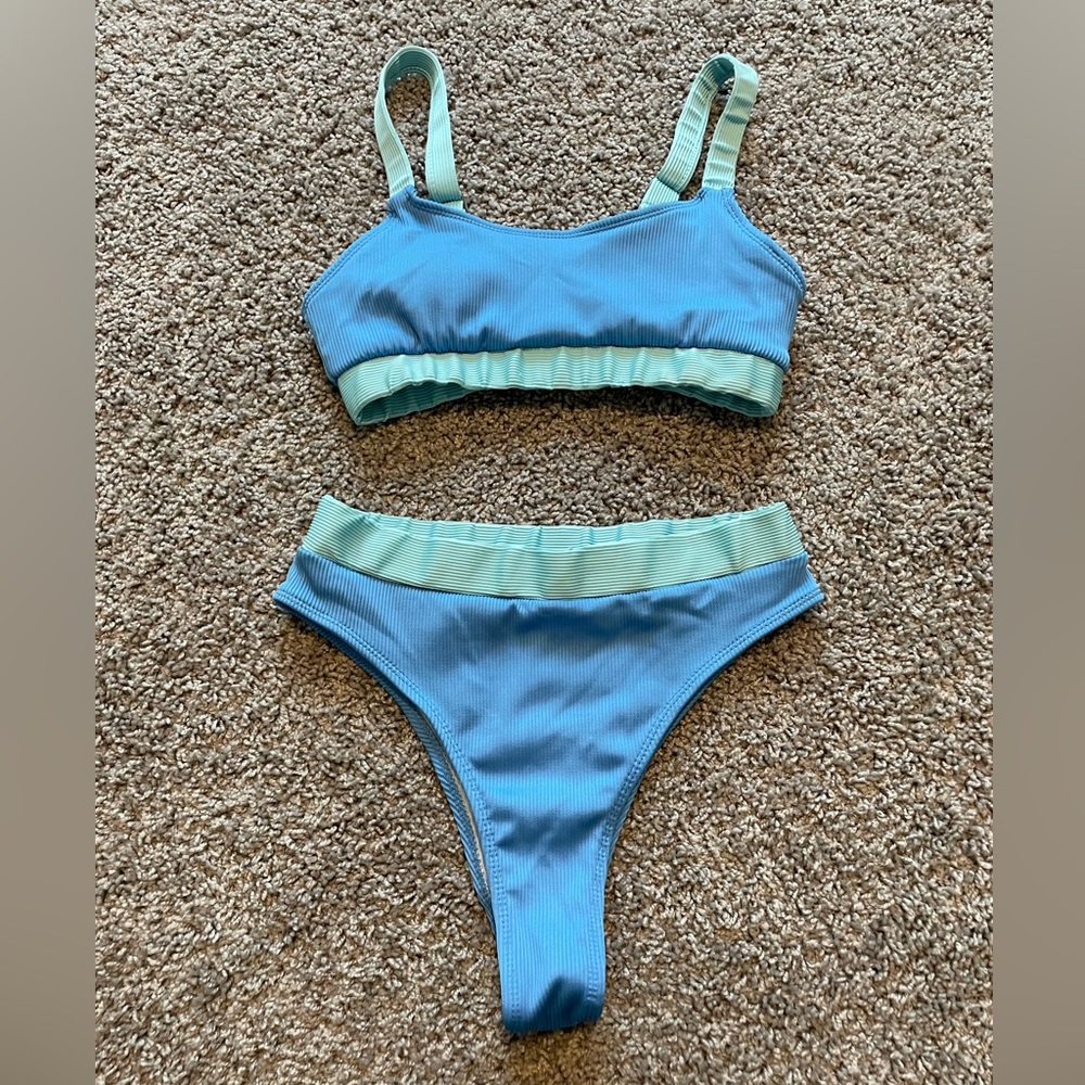 Blue Colorblock Ribbed Bikini - Picture 3 of 4